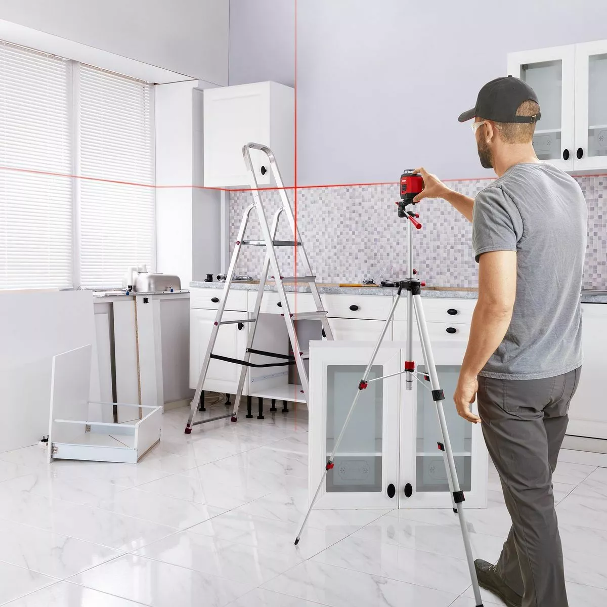 BAUER 50 ft. Self-Leveling 360° Horizontal Cross Line Laser Level 7 BAUER 50 ft. Self-Leveling 360° Horizontal Cross Line Laser Level - Image 7